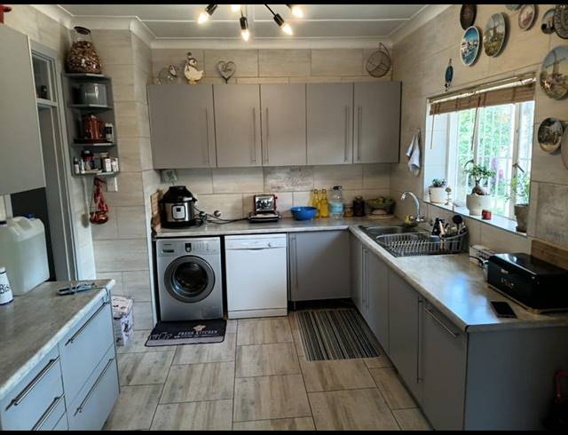 4 BEDROOM HOUSE FOR SALE IN KIBLER PARK